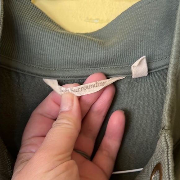 Green Button-Up Long Sleeve Top - Picture 2 of 9